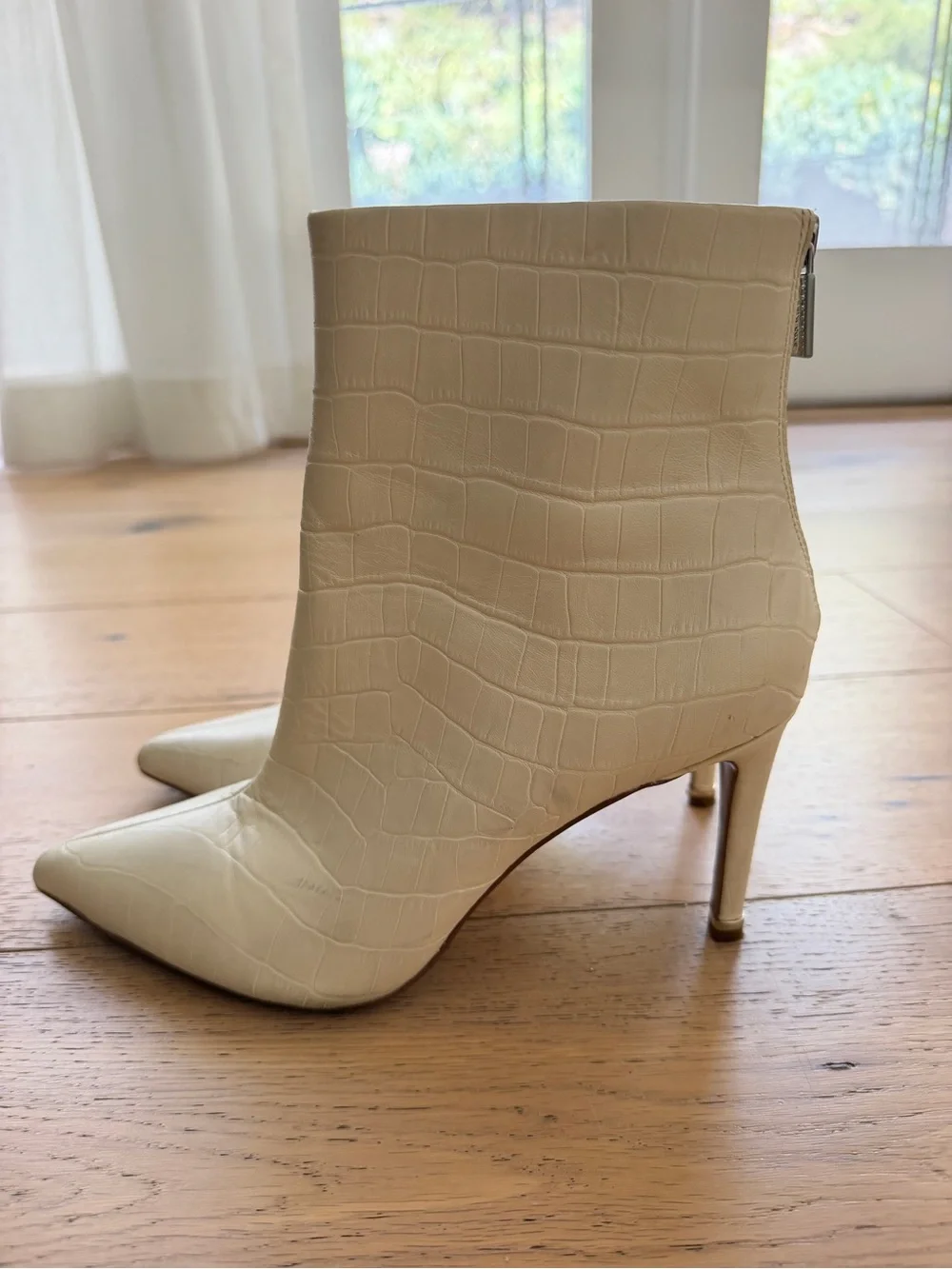 Kenneth Cole kenneth cole